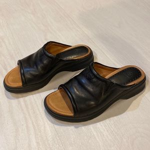Arita leather sandals